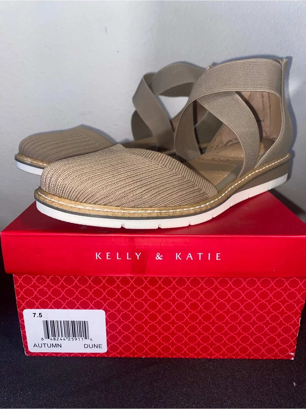 Kelly & Katie (DSW) Taupe Elastic Crossover Flat Sandals